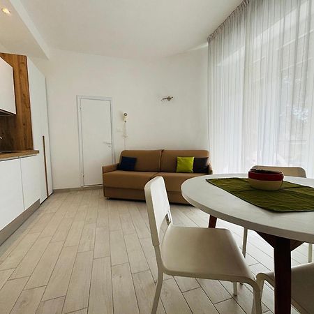 Hotel Iride Suite & Breakfast- Ideale Per Famiglie E Coppie 리치오네 외부 사진