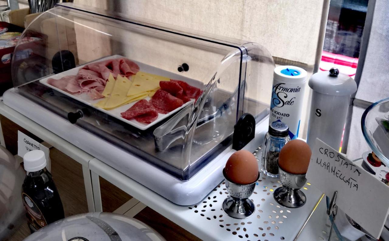Hotel Iride Suite & Breakfast- Ideale Per Famiglie E Coppie 리치오네 외부 사진