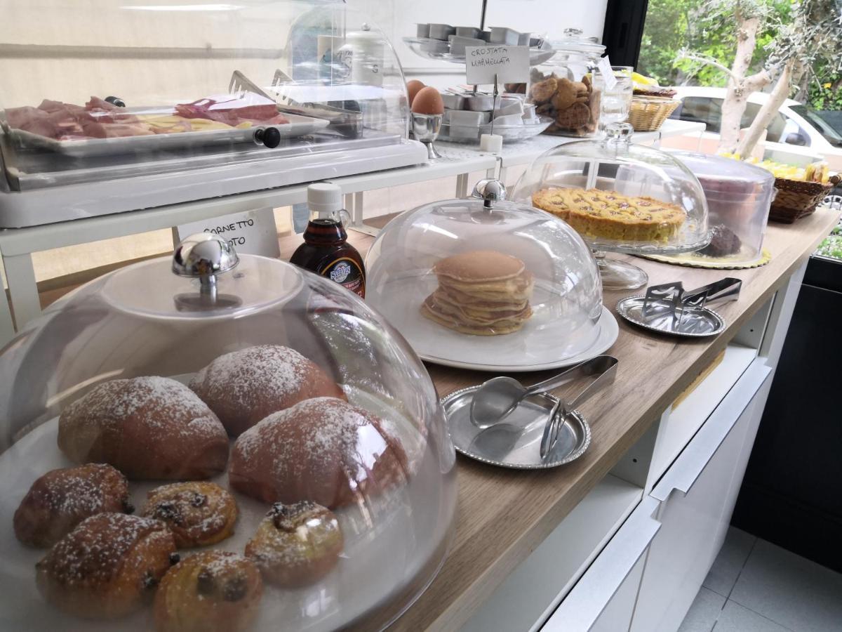 Hotel Iride Suite & Breakfast- Ideale Per Famiglie E Coppie 리치오네 외부 사진