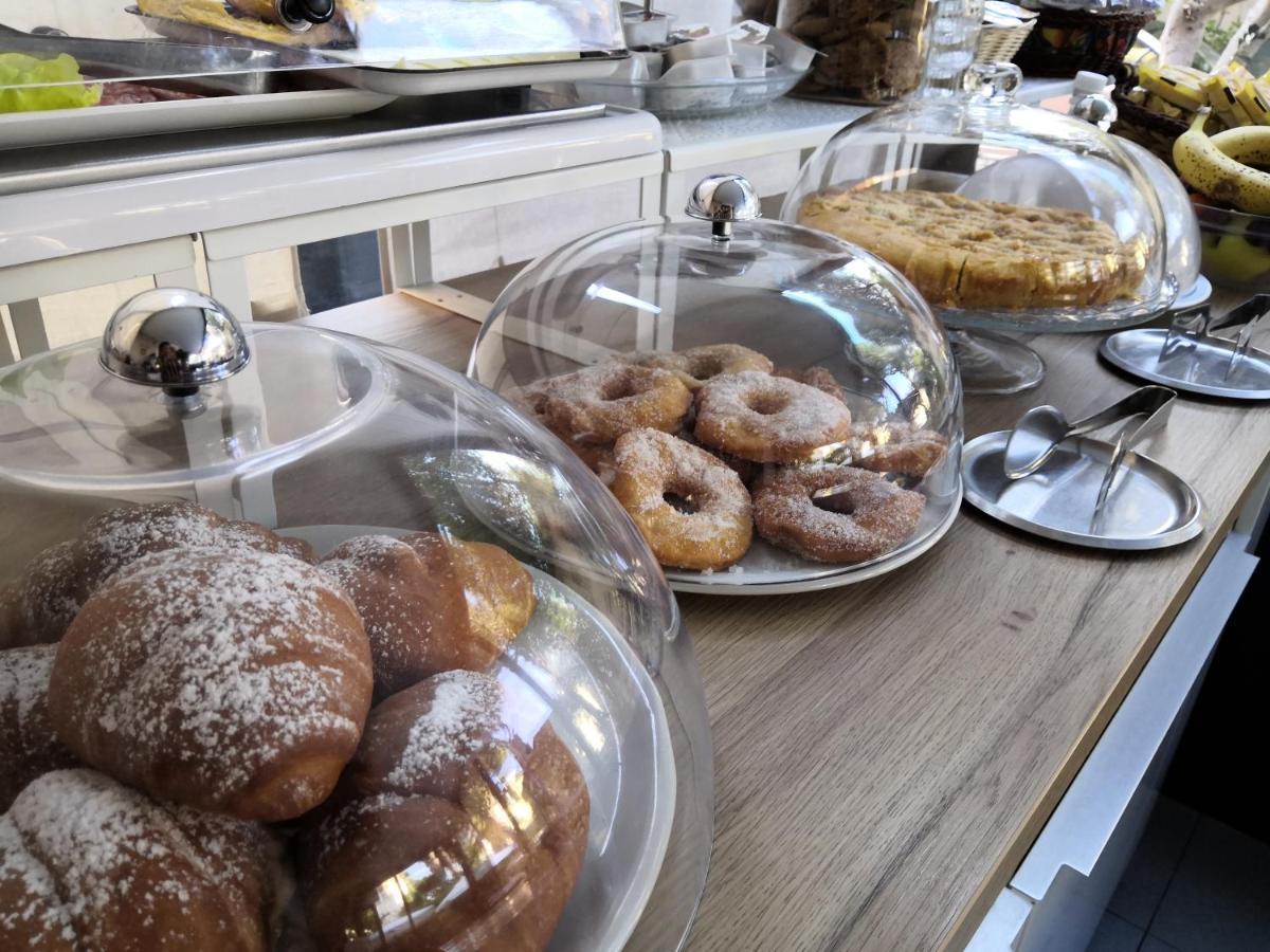 Hotel Iride Suite & Breakfast- Ideale Per Famiglie E Coppie 리치오네 외부 사진