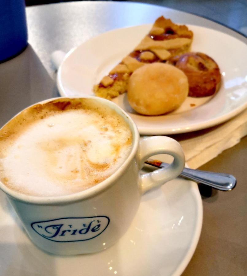 Hotel Iride Suite & Breakfast- Ideale Per Famiglie E Coppie 리치오네 외부 사진