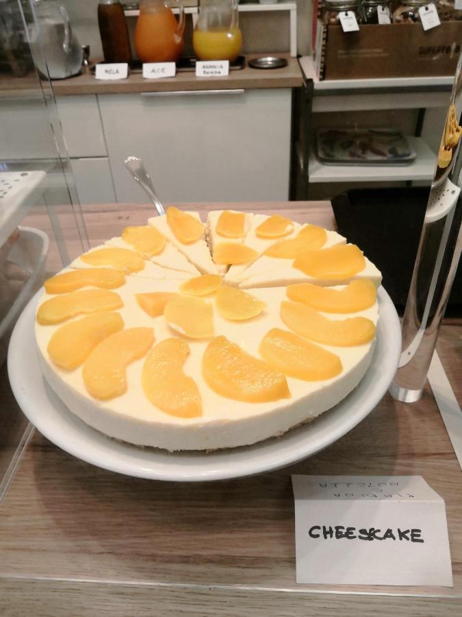 Hotel Iride Suite & Breakfast- Ideale Per Famiglie E Coppie 리치오네 외부 사진