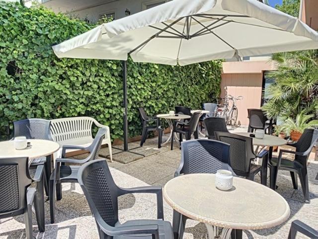 Hotel Iride Suite & Breakfast- Ideale Per Famiglie E Coppie 리치오네 외부 사진