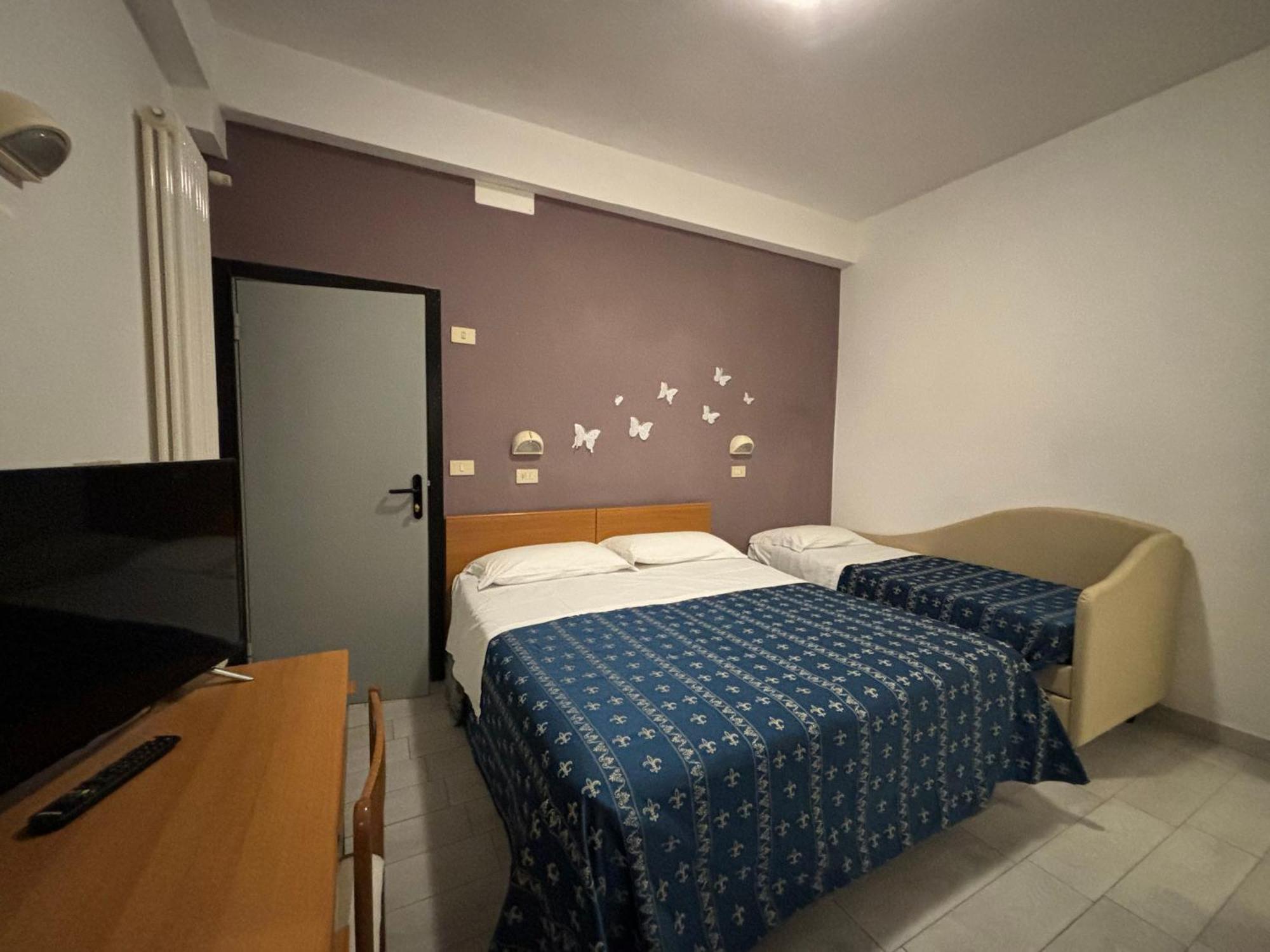 Hotel Iride Suite & Breakfast- Ideale Per Famiglie E Coppie 리치오네 외부 사진