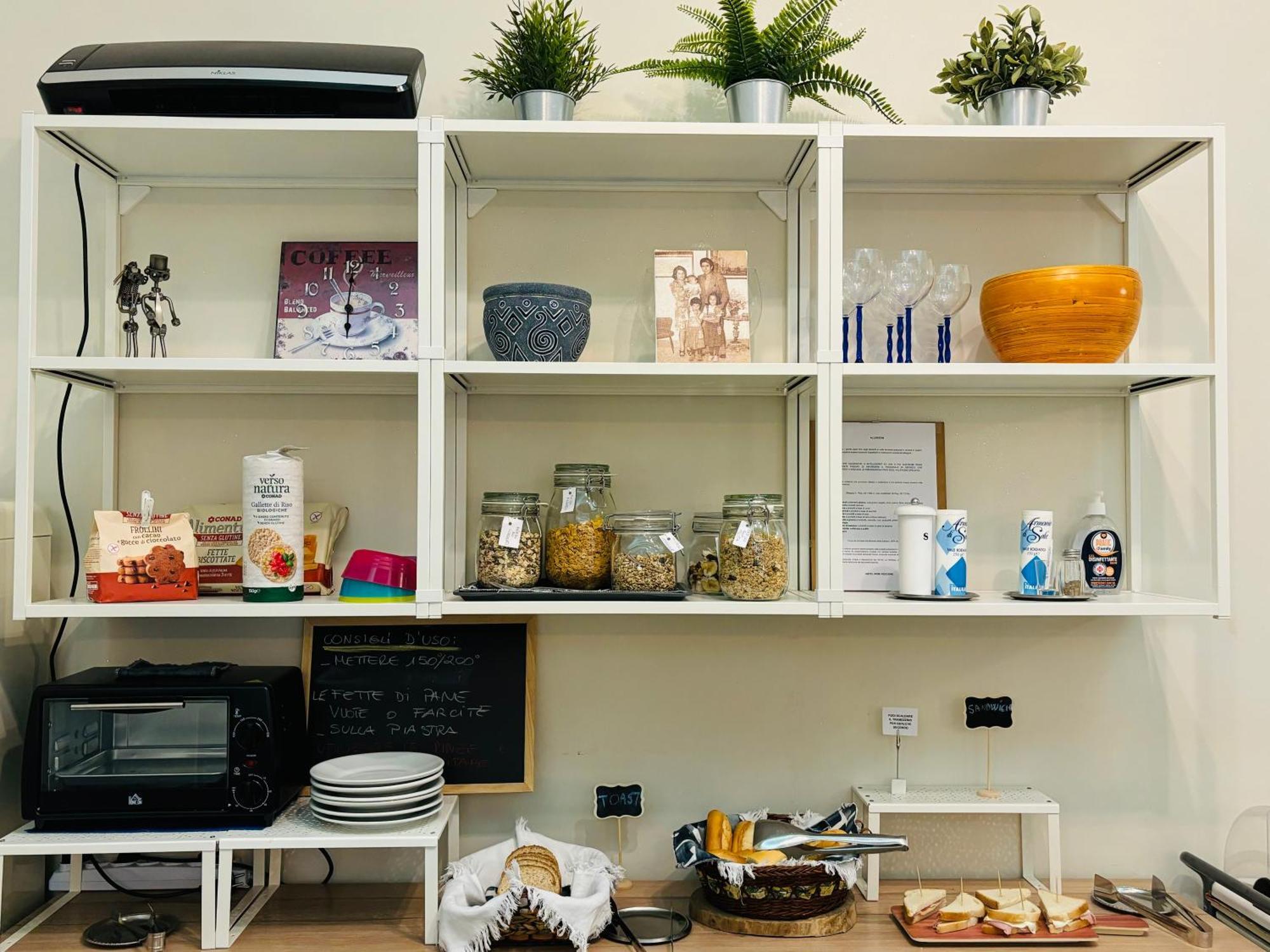 Hotel Iride Suite & Breakfast- Ideale Per Famiglie E Coppie 리치오네 외부 사진