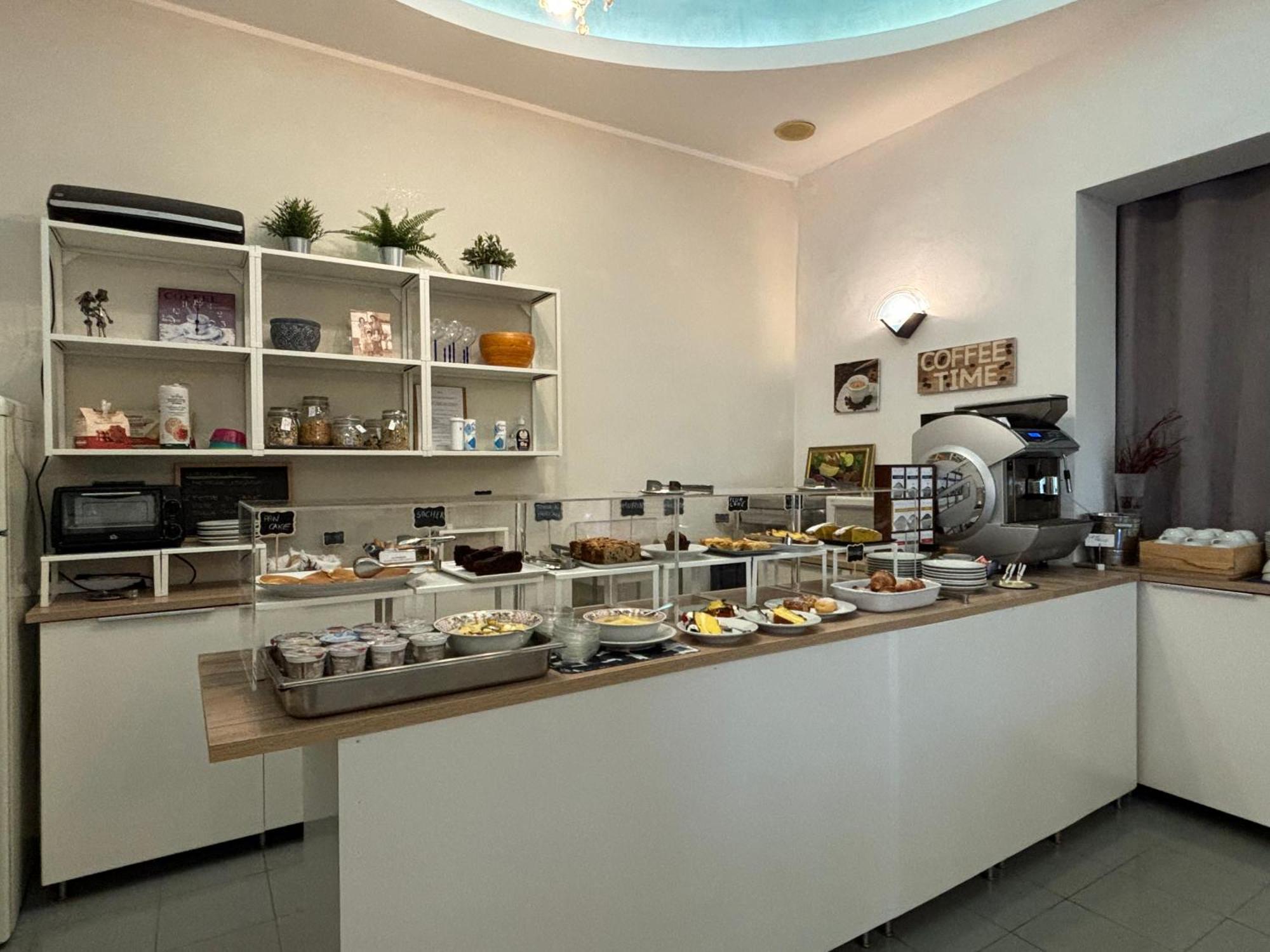 Hotel Iride Suite & Breakfast- Ideale Per Famiglie E Coppie 리치오네 외부 사진