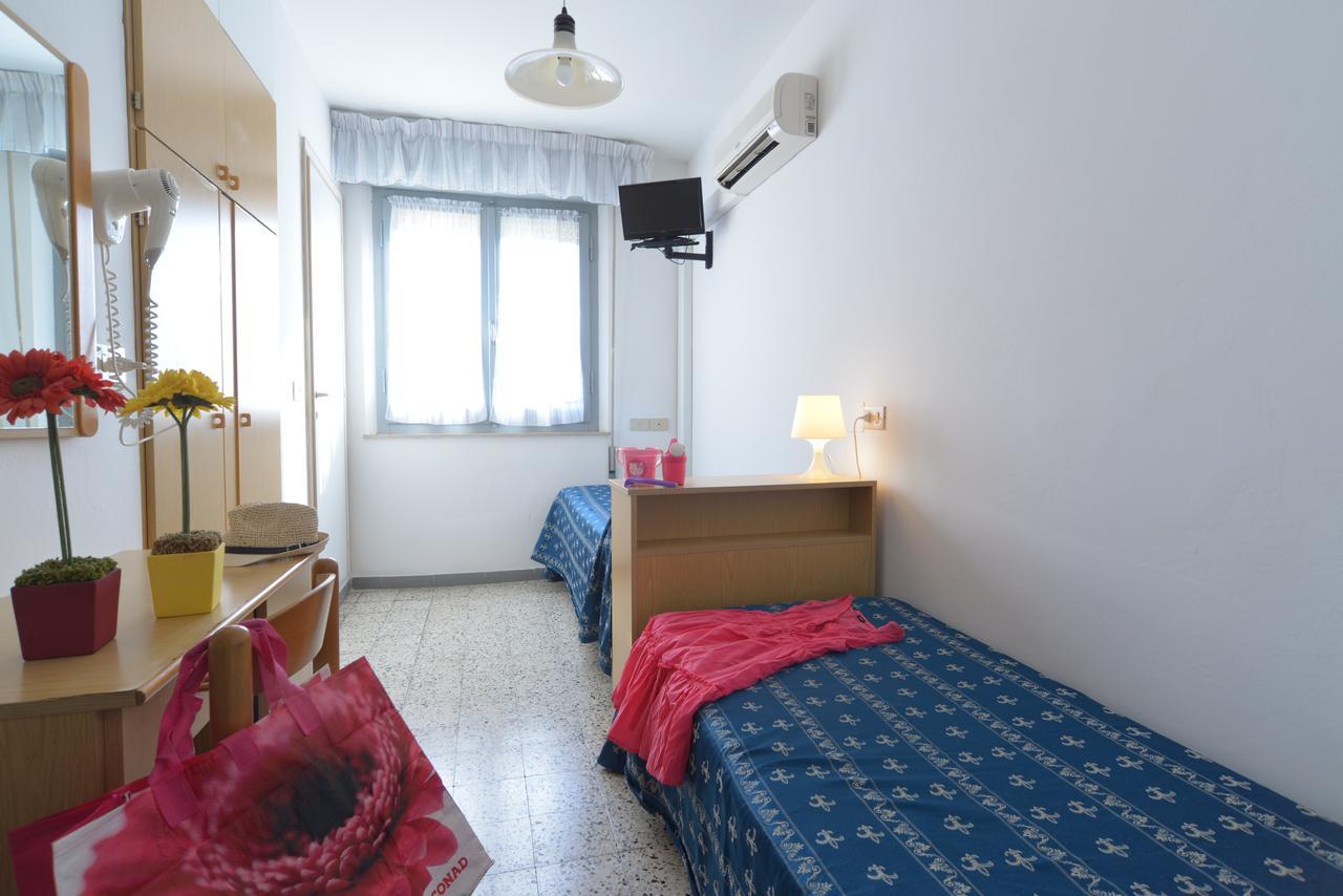 Hotel Iride Suite & Breakfast- Ideale Per Famiglie E Coppie 리치오네 외부 사진